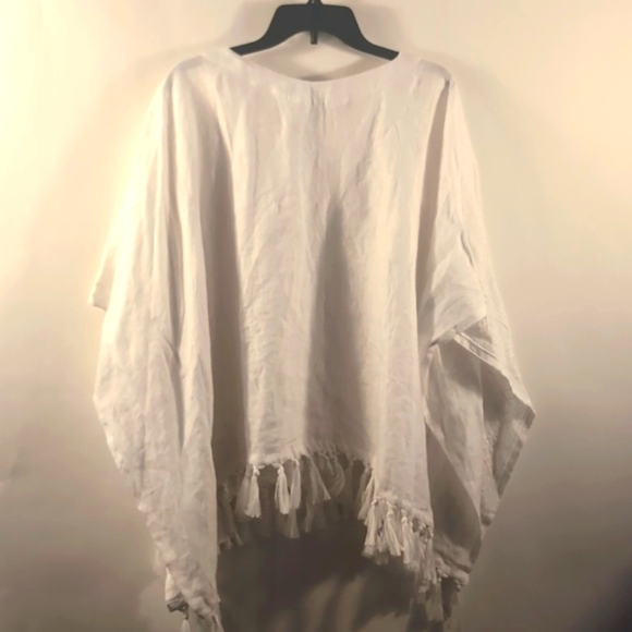 J.Mclaughlin White embroidered Poncho Blouse with Arms Size M/L - Picture 10 of 10